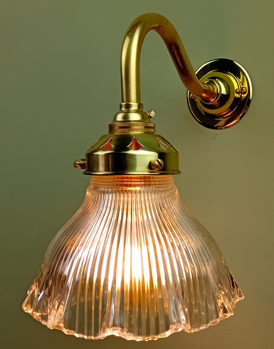 Single Frilly Prismatic Bell Wall Light